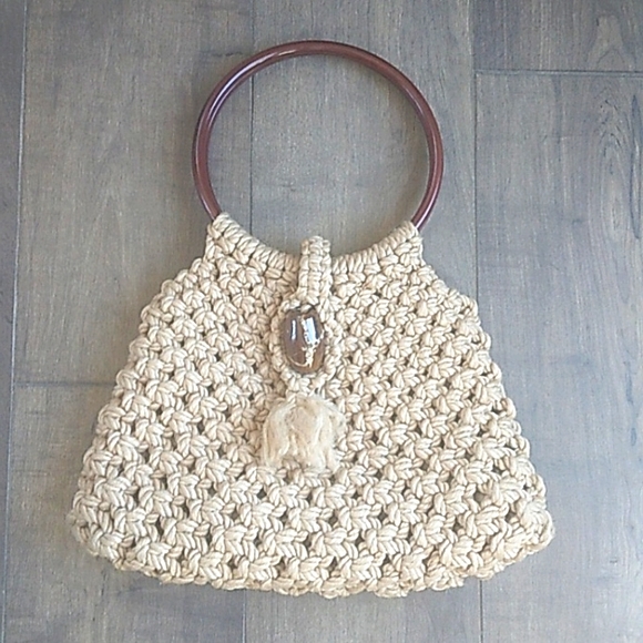 VTG 90S MACRAME BOHO SHOULDER BAG WITH WOODEN CLOSIRE AND HANDLES 10LX12W - Picture 1 of 7